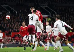 C7娱乐-前锋连续得分，助球队险胜取得晋级资格的简单介绍