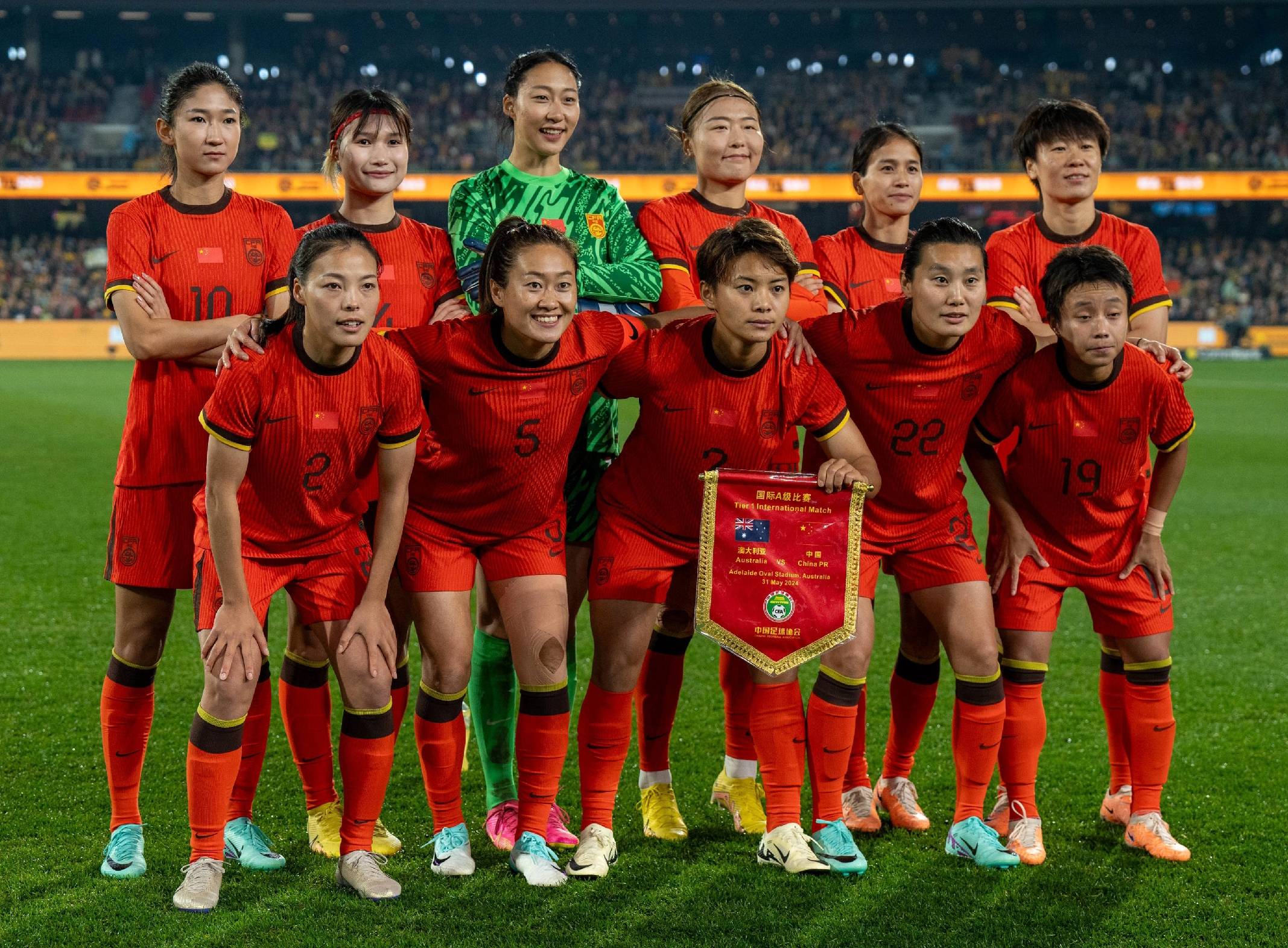 官方网站-绝杀一幕惊艳全场，球星助力晋级(绝杀进球)