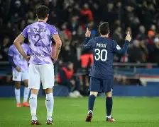 APP下载-亚眠战平昂热，法国足球赛场争夺激烈(昂热对巴黎fc)